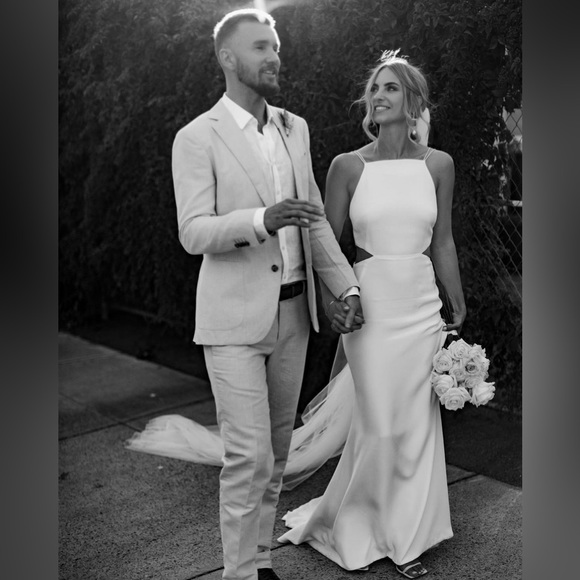 Prea James Cora Wedding Gown **NEVER WORN, NEW FROM BRIDAL SHOP** - Picture 1 of 6